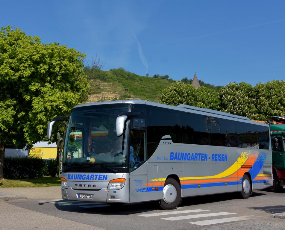 Setra 415 GT-HD von BAUMGARTEN Reisen aus der BRD in Krems.