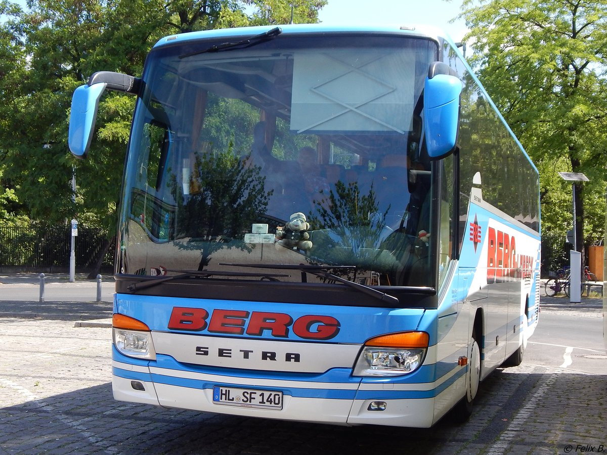 Setra 415 GT-HD von Berg aus Deutschland in Berlin.