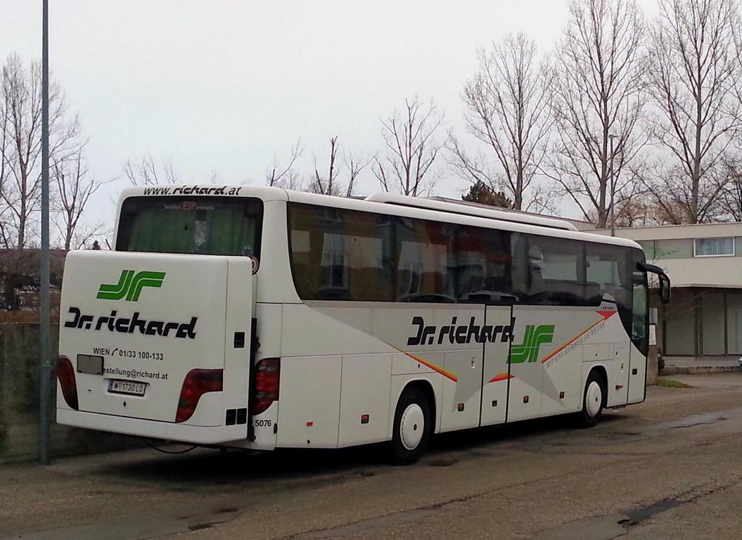 Setra 415 GT-HD von Dr. Richard aus Wien 02/2018 in Krems gesehen.