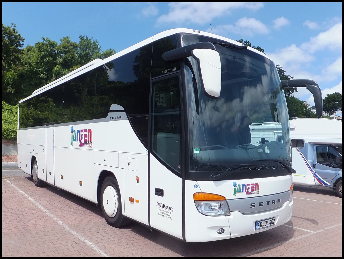 Setra 415 GT-HD von Janzen aus Deutschland im Stadthafen Sassnitz.