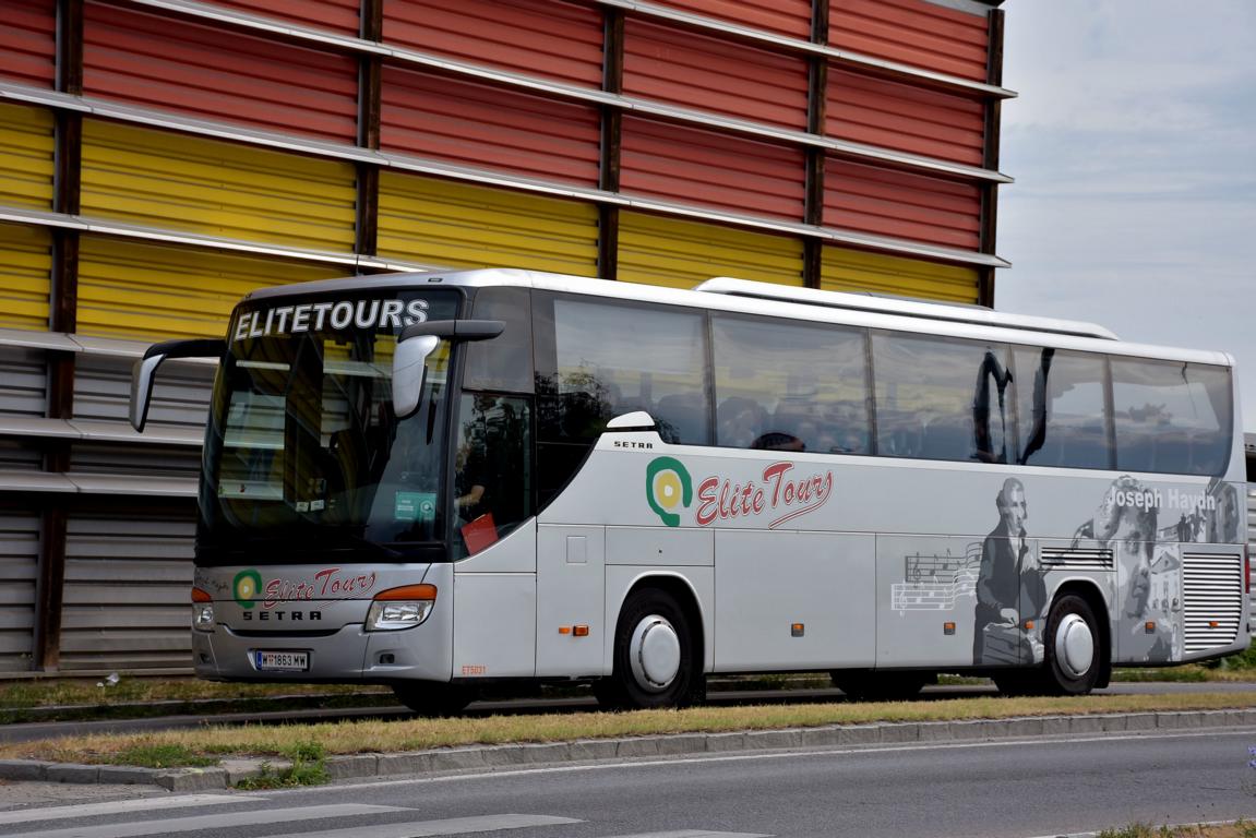 Setra 415 GT- HD  Joseph Haydn  von Elite Tours aus Wien 06/2017 in Krems.