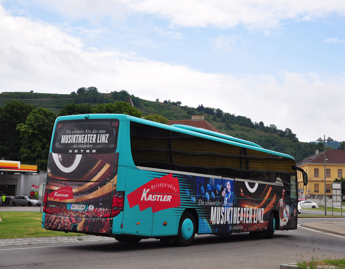 Setra 415 GT-HD von Kastler Reisen aus sterreich in Krems gesehen.