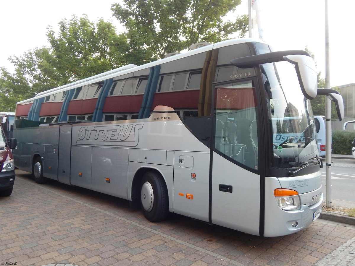 Setra 415 GT-HD von Ottobus aus Tschechien in Neubrandenburg.