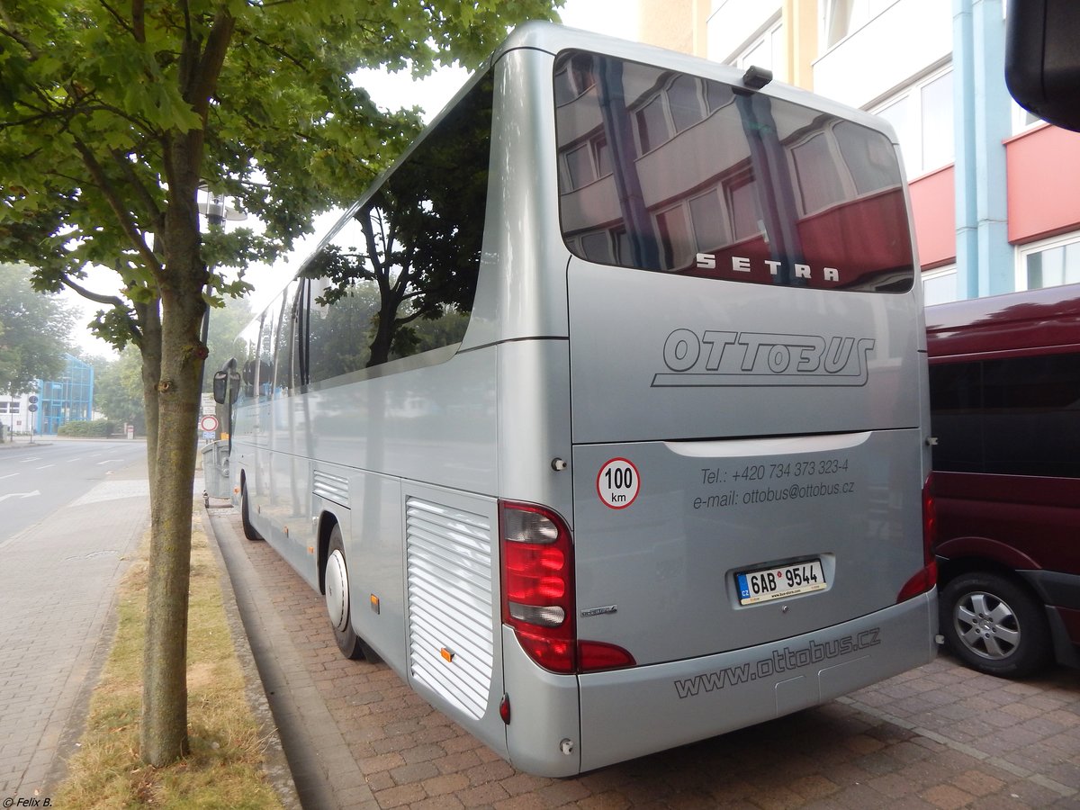 Setra 415 GT-HD von Ottobus aus Tschechien in Neubrandenburg.