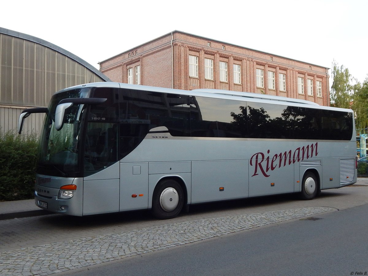 Setra 415 GT-HD von Riemann aus Deutschland in Neubrandenburg.