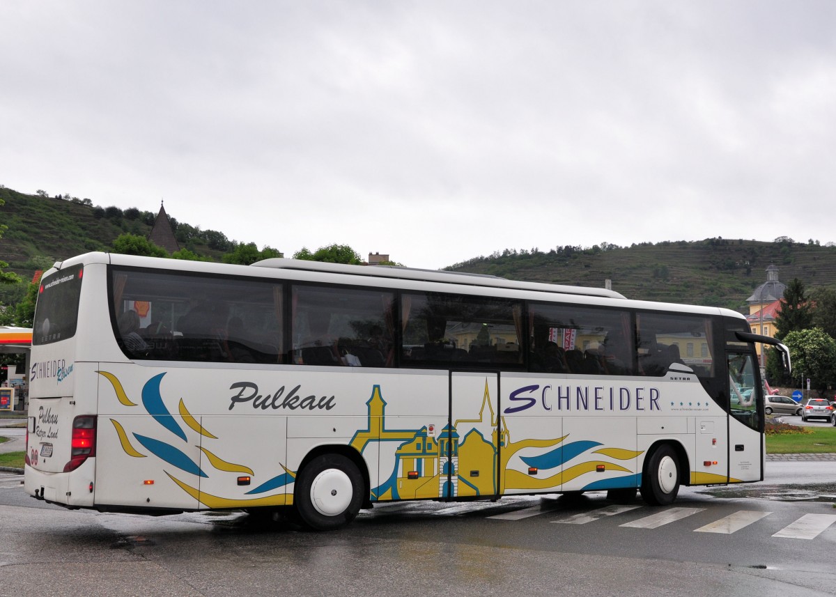 Setra 415 GT-HD von Schneider Reisen aus sterreich am 17. Mai 2014 in Krems gesehen.