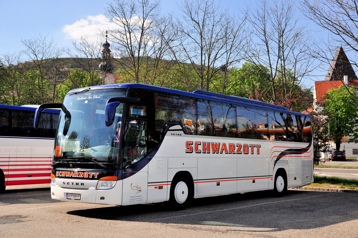 Setra 415 GT-HD von Schwarzott Reisen aus sterreich im April 2015 in Krems.