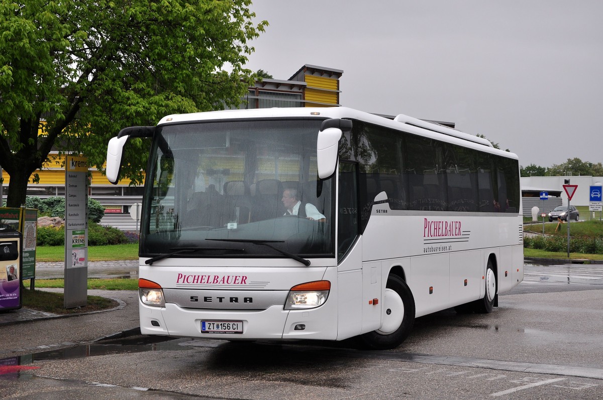 Setra 415 GT von Pichelbauer aus Nieder�sterreich am 17.Mai 2014 in Krems.