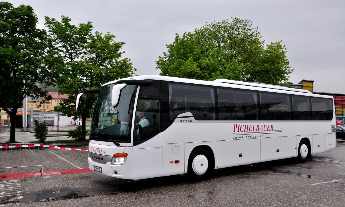 Setra 415 GT von Pichelbauer aus Niedersterreich am 17.Mai 2014 in Krems.