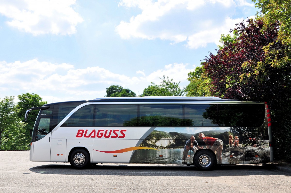 SETRA 415 HD von BLAGUSS/SK am 8.7.2013 in Krems an der Donau.