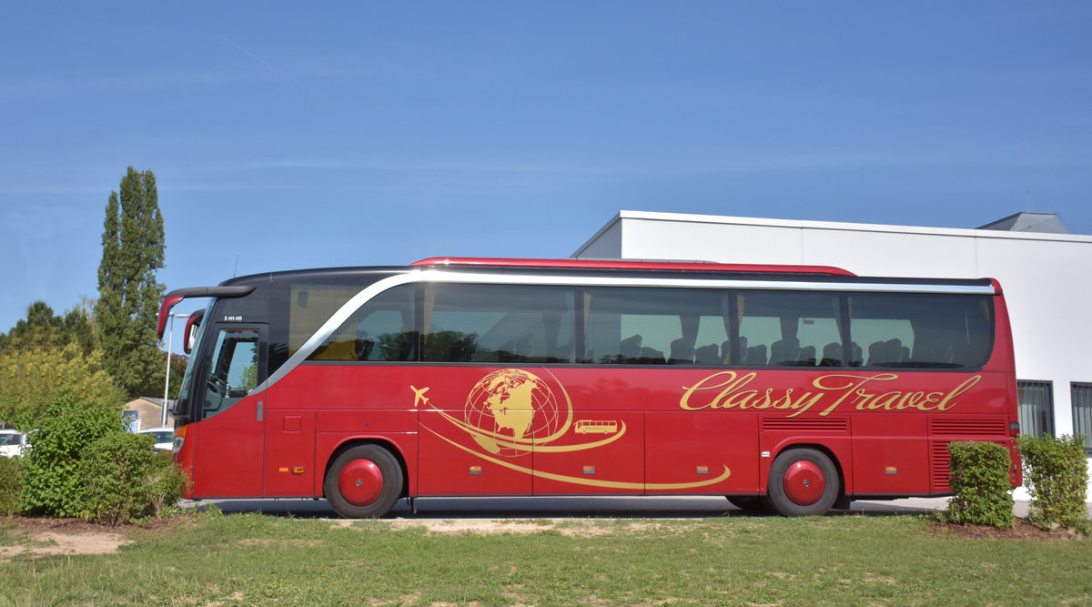 Setra 415 HD von Classy Travel aus sterreich 2017 in Krems.