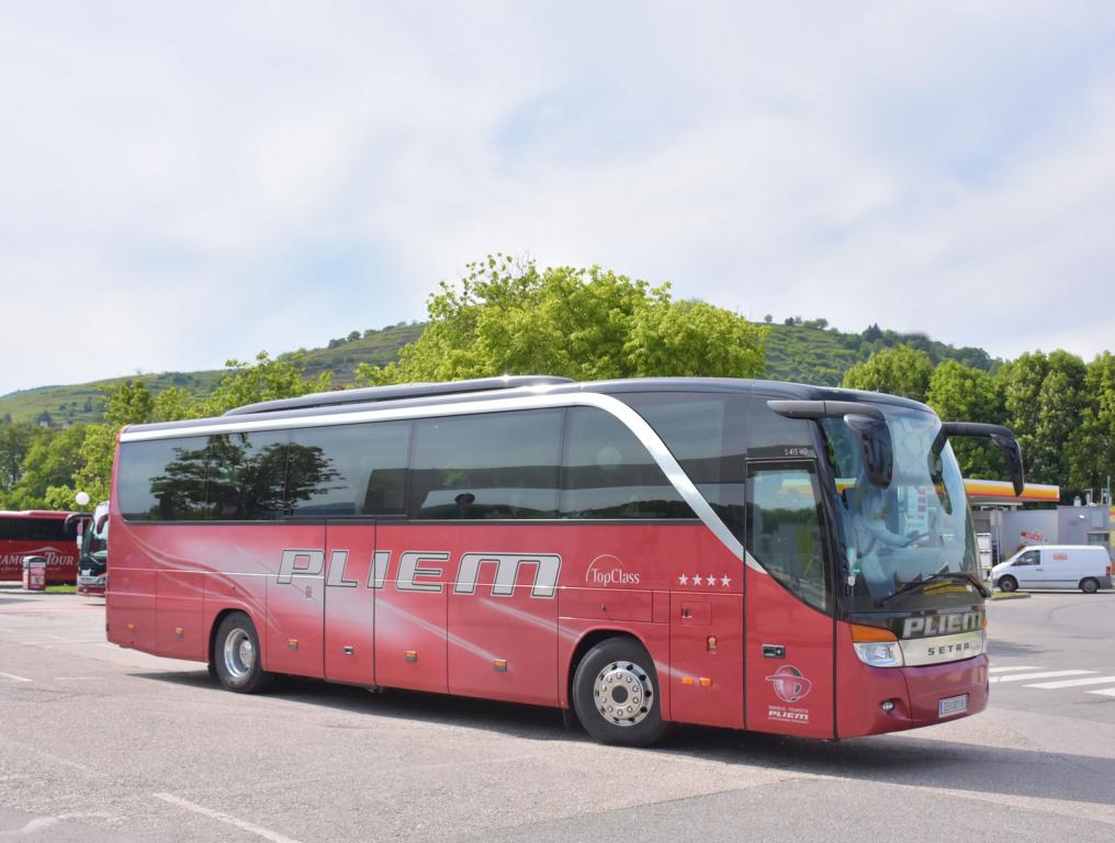 Setra 415 HD von PLIEM Reisen aus sterreich in Krems.