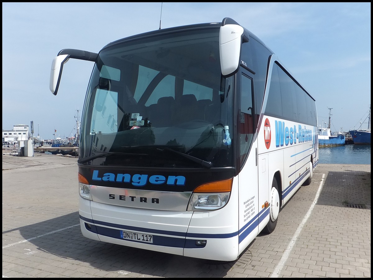 Setra 415 HD von West-Reisen aus Deutschland im Stadthafen Sassnitz.