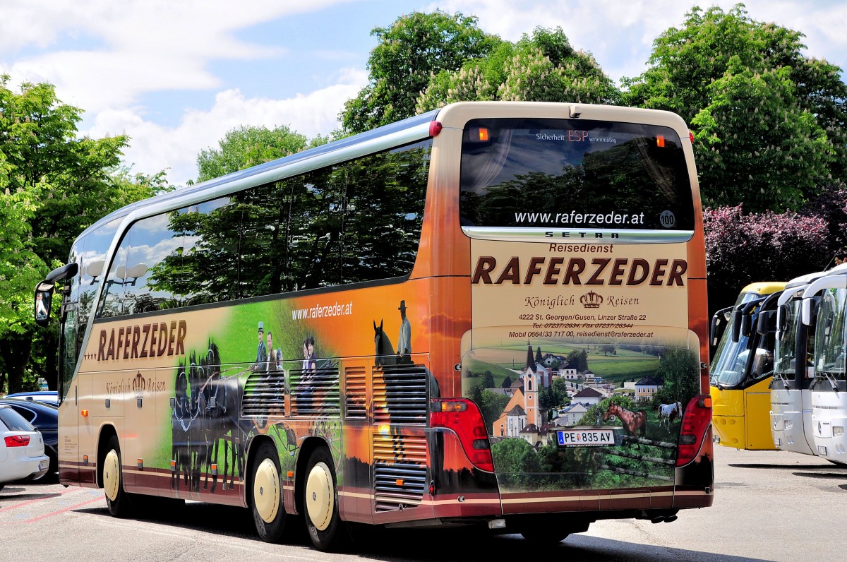 Setra 415 HDH von Raferzeder aus sterreich am 10.Mai 2014 in Krems gesehen.