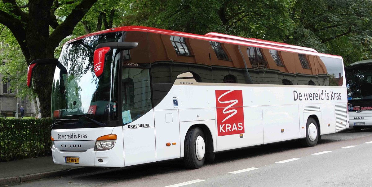 Setra 415 von  KRASBUS  steht im August 2017 in Trondheim