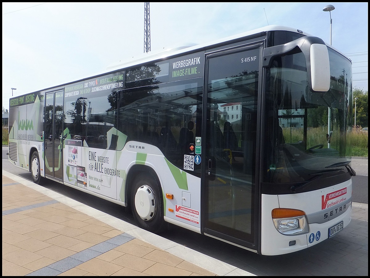 Setra 415 NF der Verkehrsbetrieb Greifswald-Land GmbH in Greifswald.