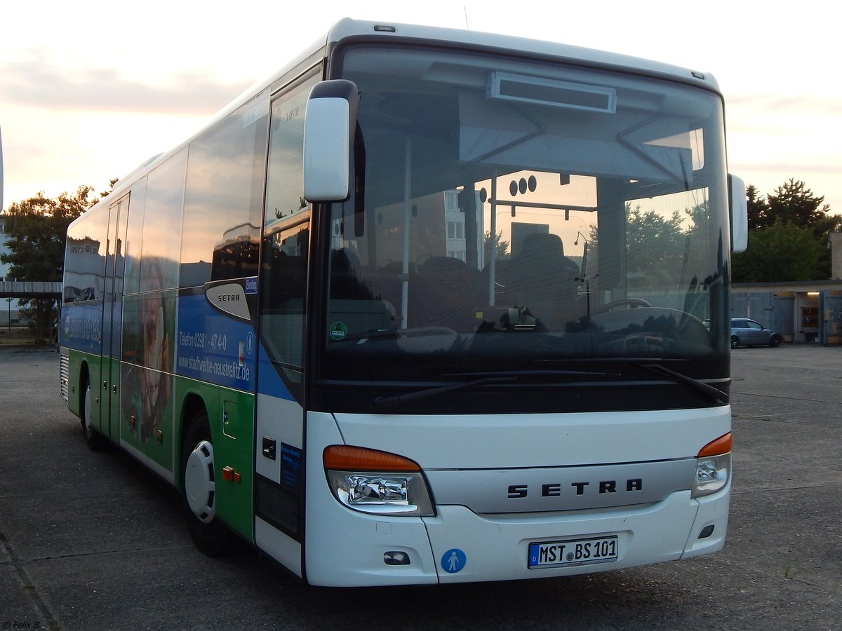 Setra 415 UL von Becker-Strelitz Reisen aus Deutschland in Neubrandenburg.