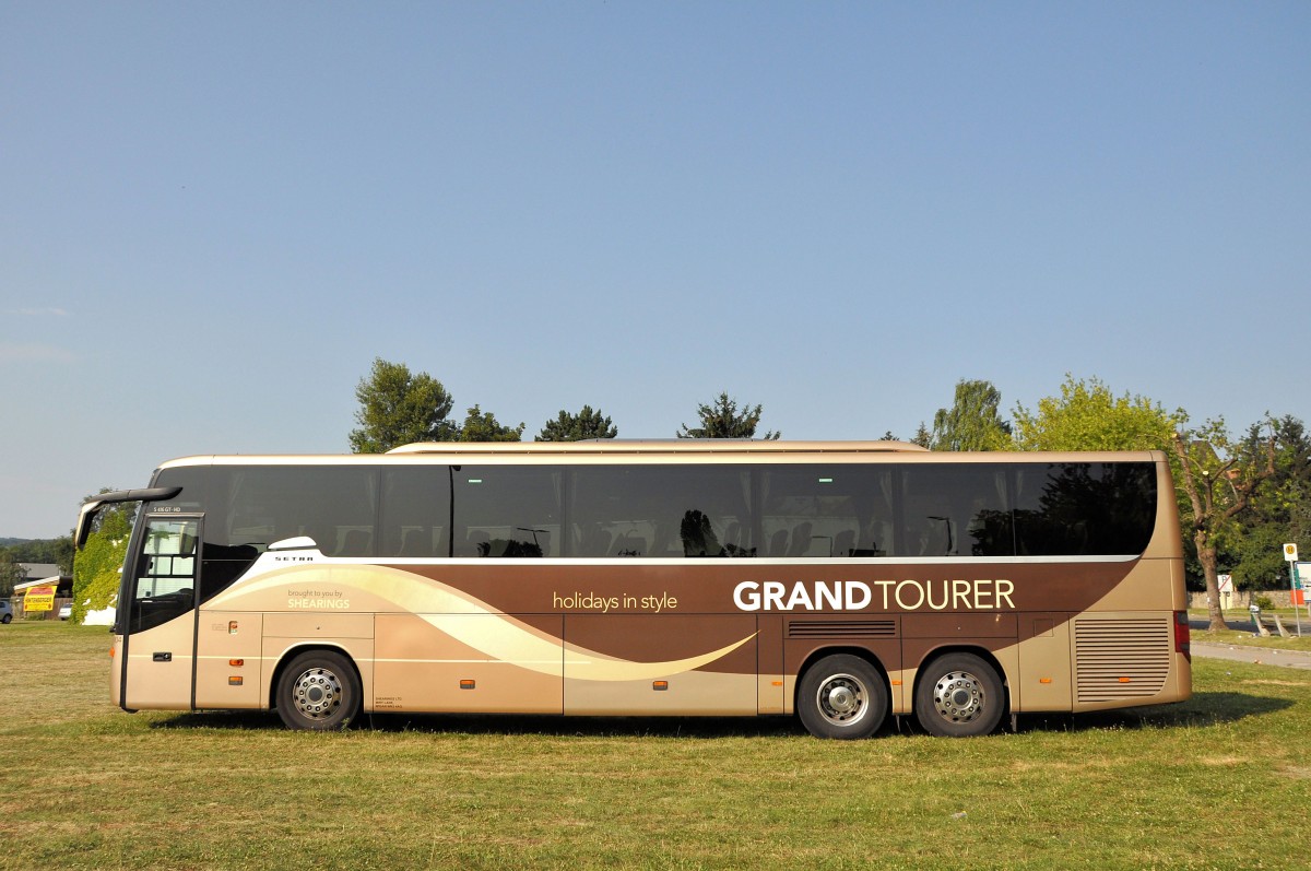 SETRA 416 GT-HD aus England im Juli 2013 in Krems an der Donau