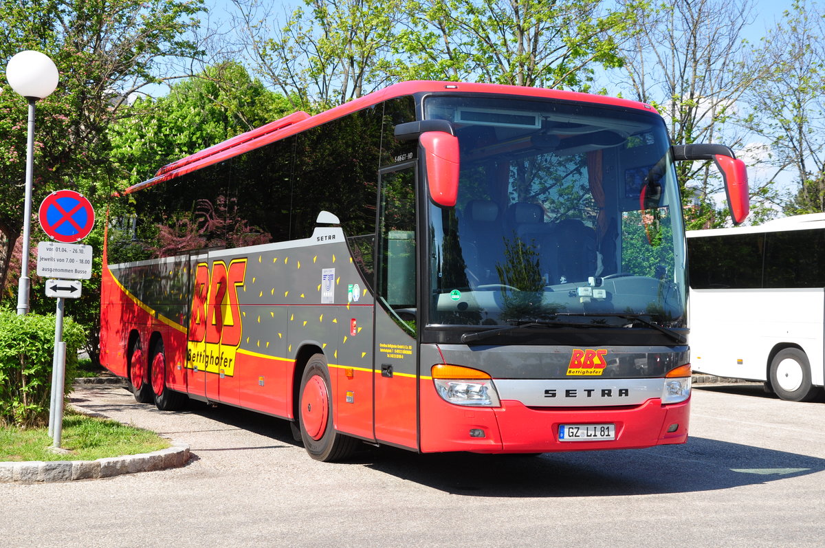 Setra 416 GT-HD von Bettighofer Reisen aus der BRD in Krems gesehen.