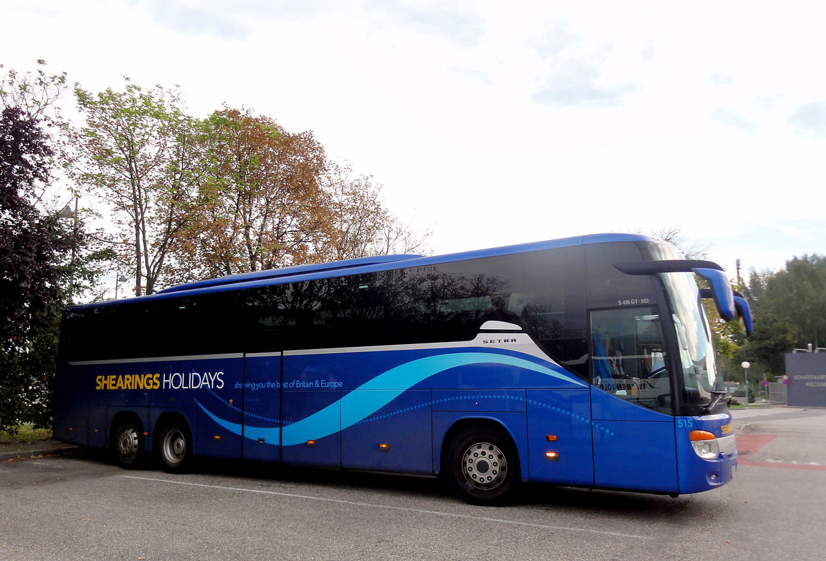 Setra 416 GT-HD von Shearings Holidays aus GB in Krems gesehen.