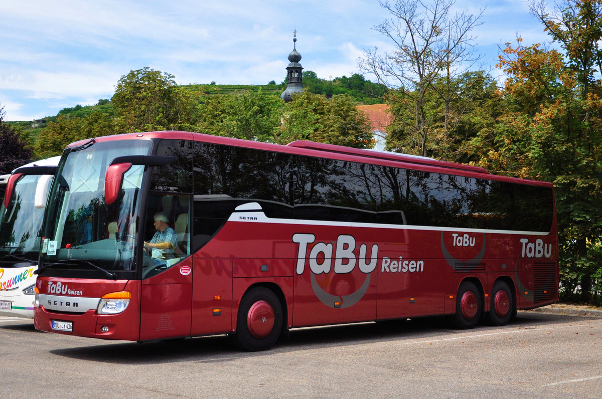 Setra 416 GT-HD von TaBu Reisen aus der BRD in Krems gesehen.