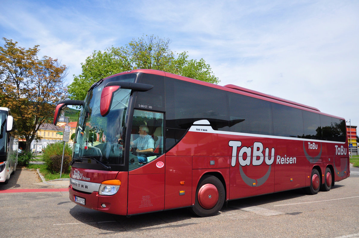 Setra 416 GT-HD von TaBu Reisen aus der BRD in Krems gesehen.