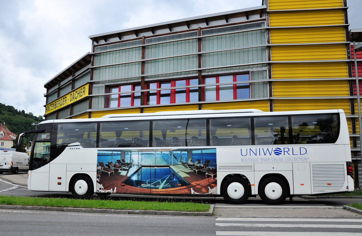 Setra 416 GT-HD von Uniworld aus der SK in Krems.