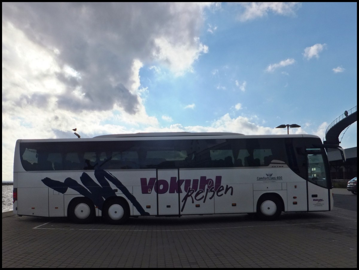 Setra 416 GT-HD von Vokuhl Reisen aus Deutschland im Stadthafen Sassnitz.