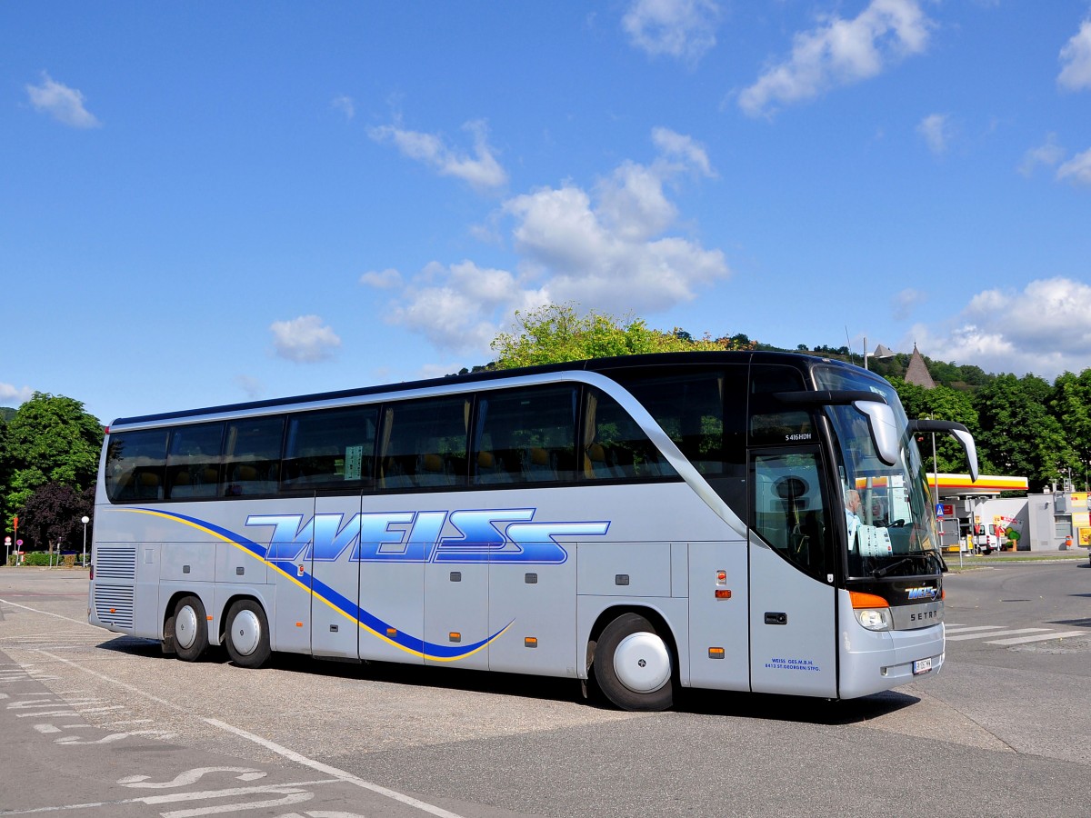 Setra 416 HDH von Weiss Reisen aus sterreich in Krems gesehen.