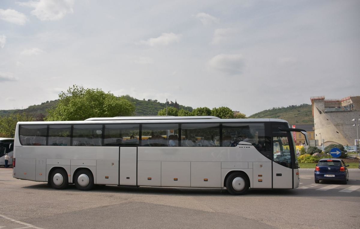 Setra 417 GT-HD aus sterreich im Mai 2018 in Krems.