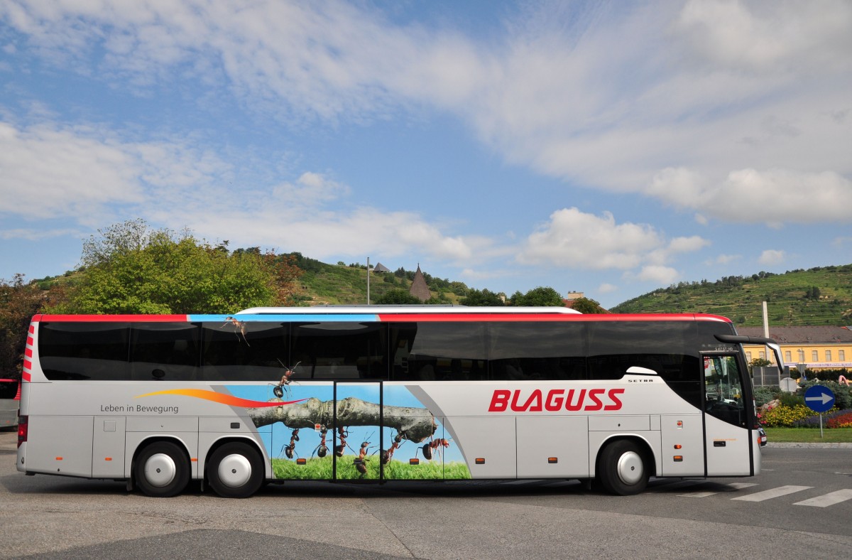 Setra 417 GT-HD von Blaguss aus Wien am 12.Juli 2014 in Krems gesehen.