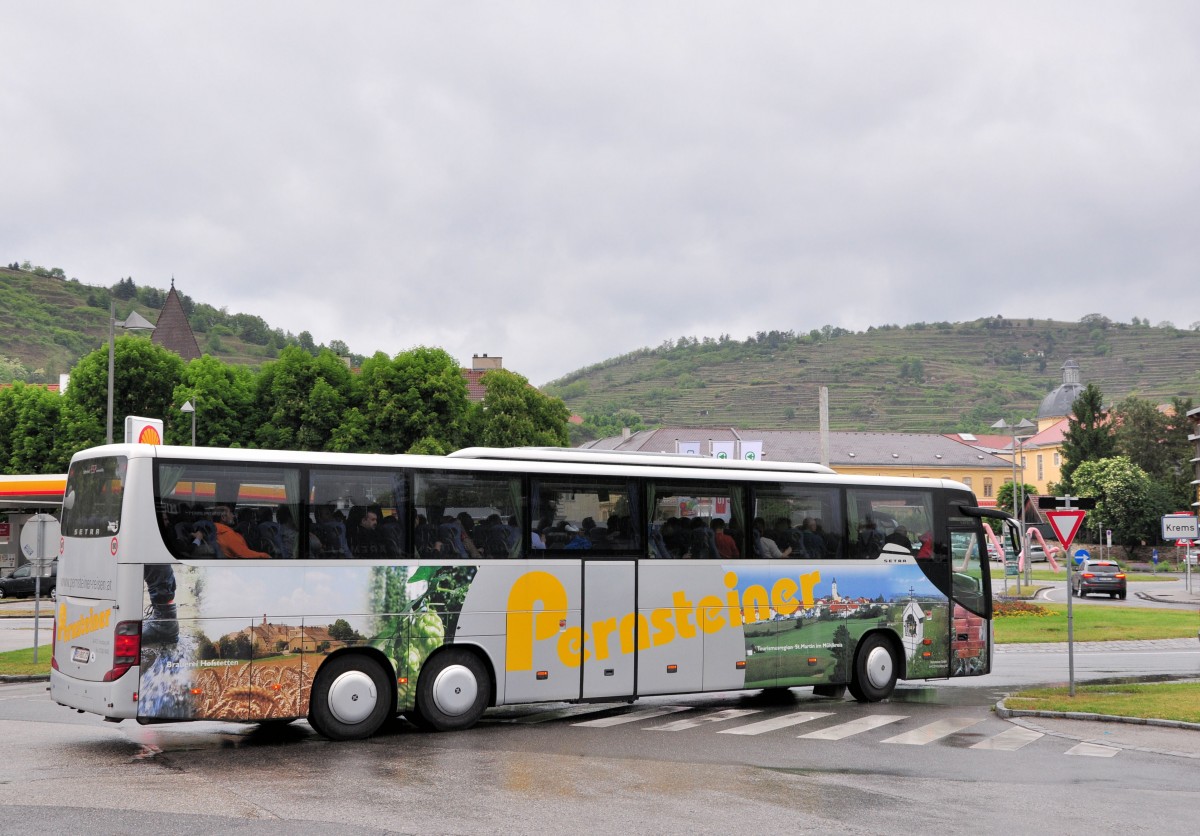 Setra 417 GT-HD von Pernsteiner Reisen aus sterreich am 17.Mai 2014 in Krems gesehen.