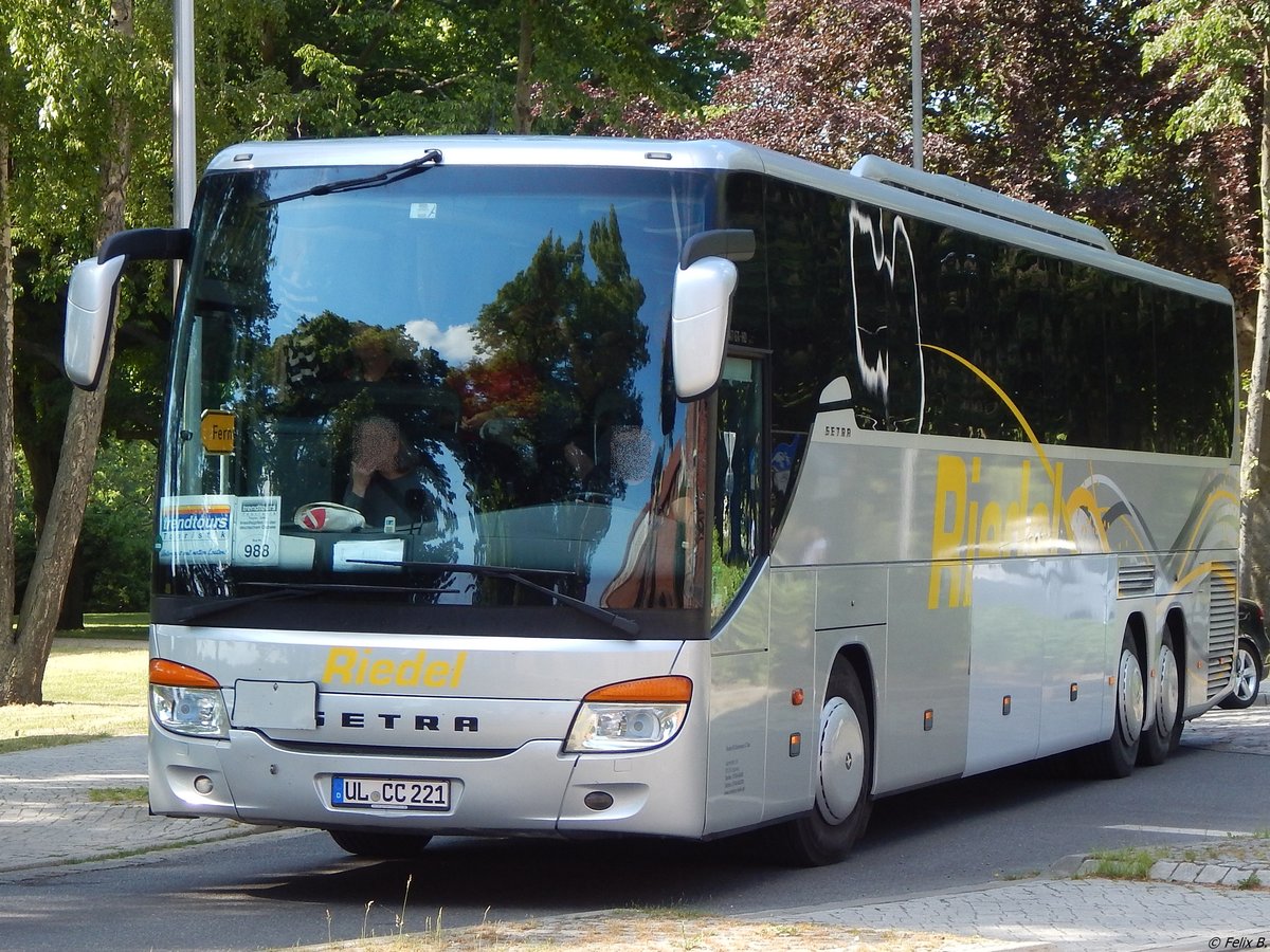 Setra 417 GT-HD von Riedel aus Deutschland in Stralsund.