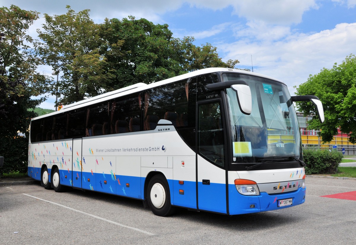 SETRA 417 GT-HD der Wiener Lokalbahnen am 5.7.2013 in Krems.