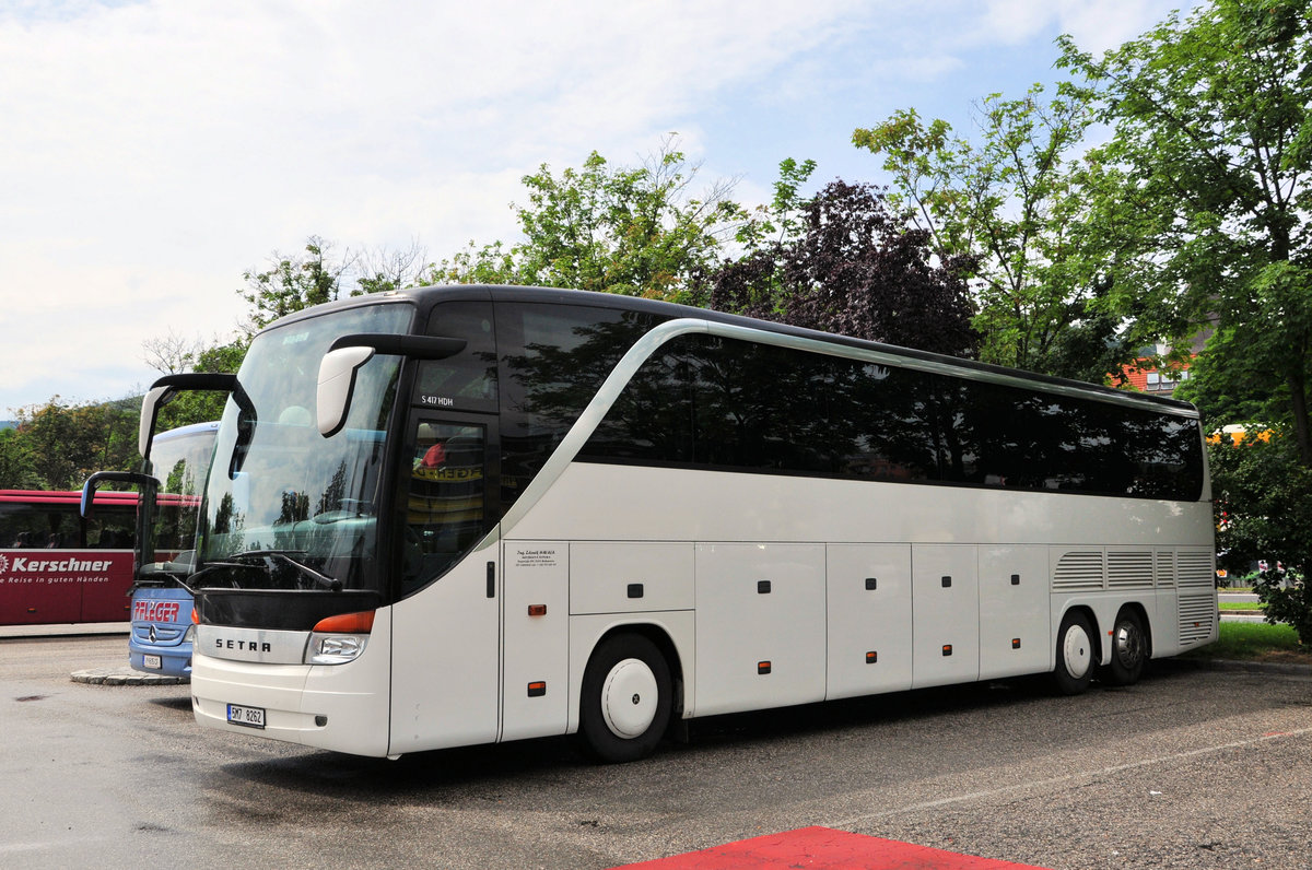 Setra 417 HDH von Ing. Zdenek Havala aus der CZ in Krems gesehen.