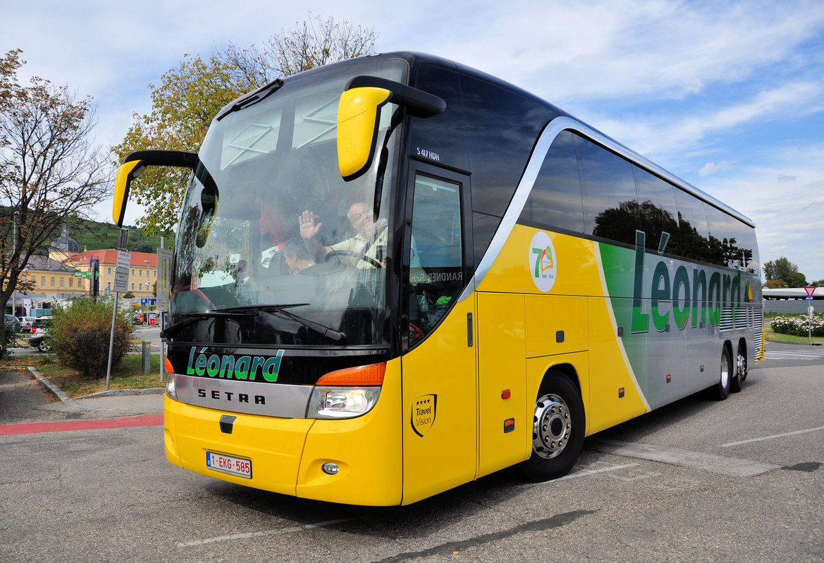 Setra 417 HDH von Leonard Reisen aus Belgien in Krems gesehen.