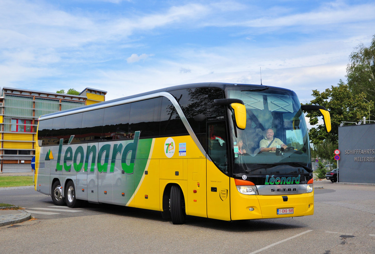 Setra 417 HDH von Leonard Reisen aus Belgien in Krems gesehen.