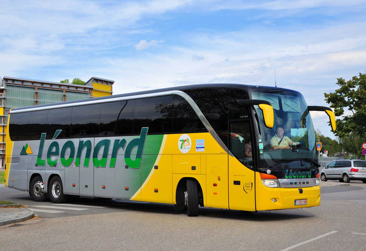 Setra 417 HDH von Leonard Reisen aus Belgien in Krems gesehen.