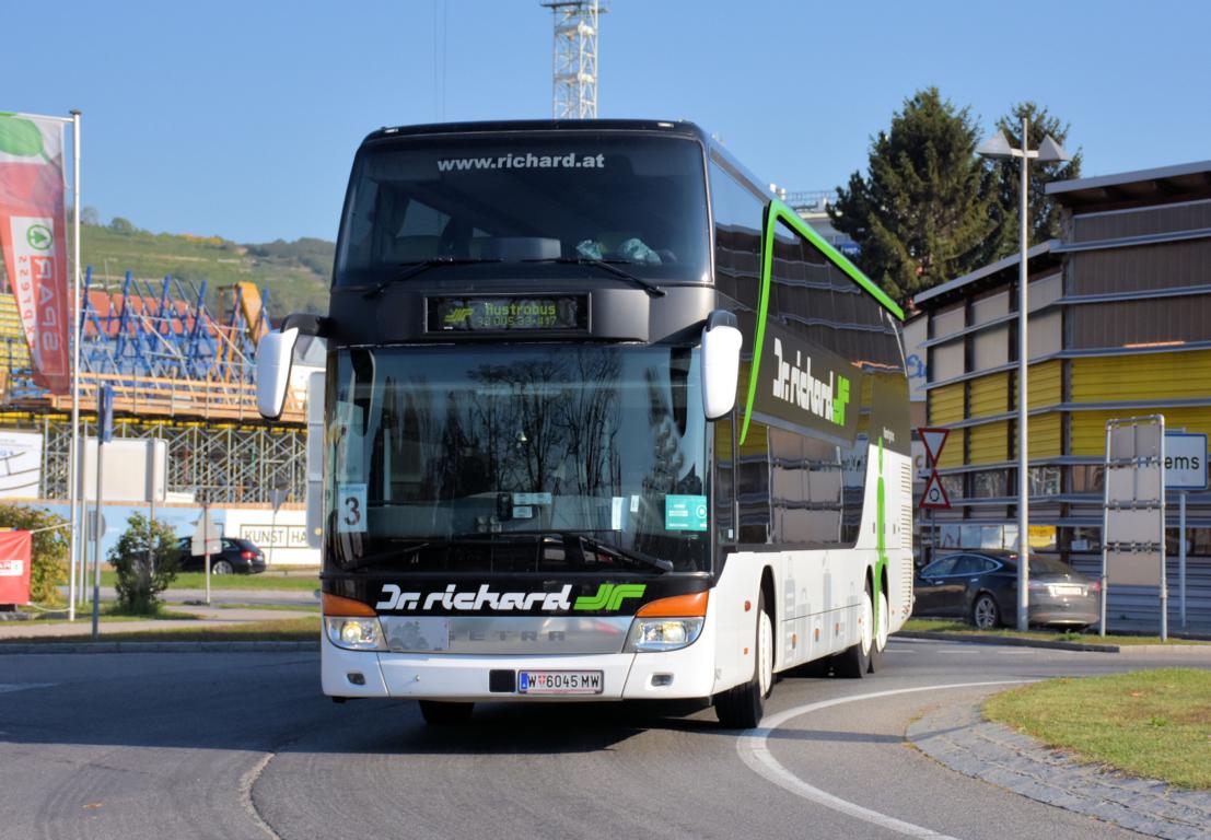 Setra 431 DT von Dr. Richard Reisen aus Wien 09/2017 in Krems.