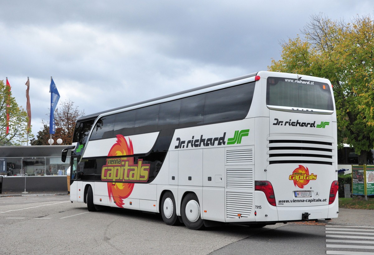 Setra 431 DT von Dr. Richard/Wien im Herbst 2014 in Krems.