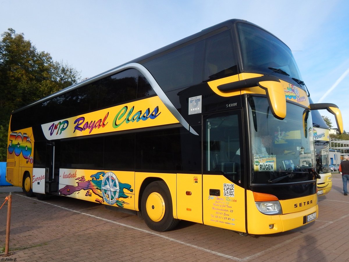 Setra 431 DT von JobTours aus Deutschland im Stadthafen Sassnitz.