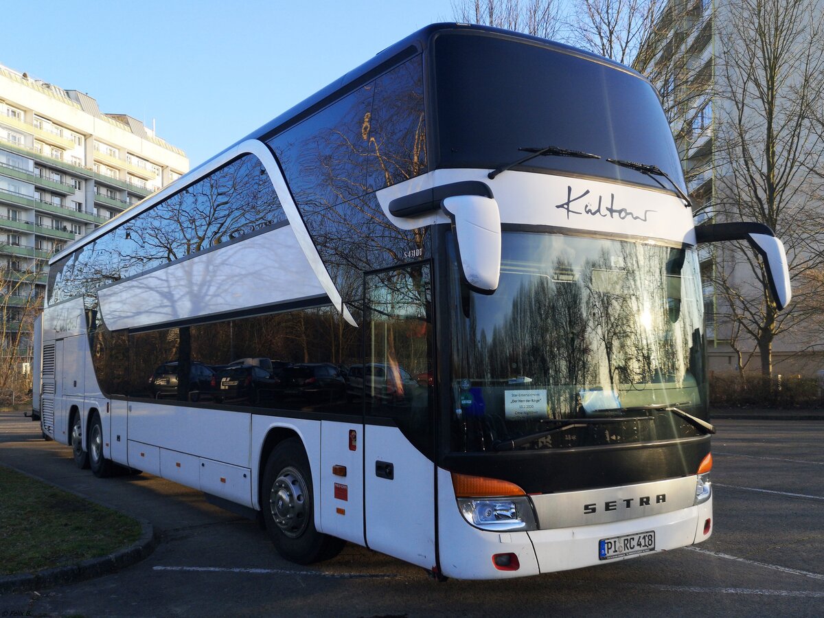 Setra 431 DT von Red Car aus Deutschland mit Anhnger in Neubrandenburg.