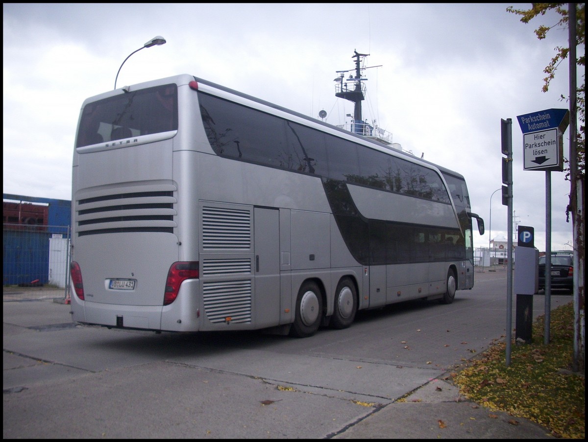 Setra 431 DT von Schack aus Deutschland im Stadthafen Sassnitz. 