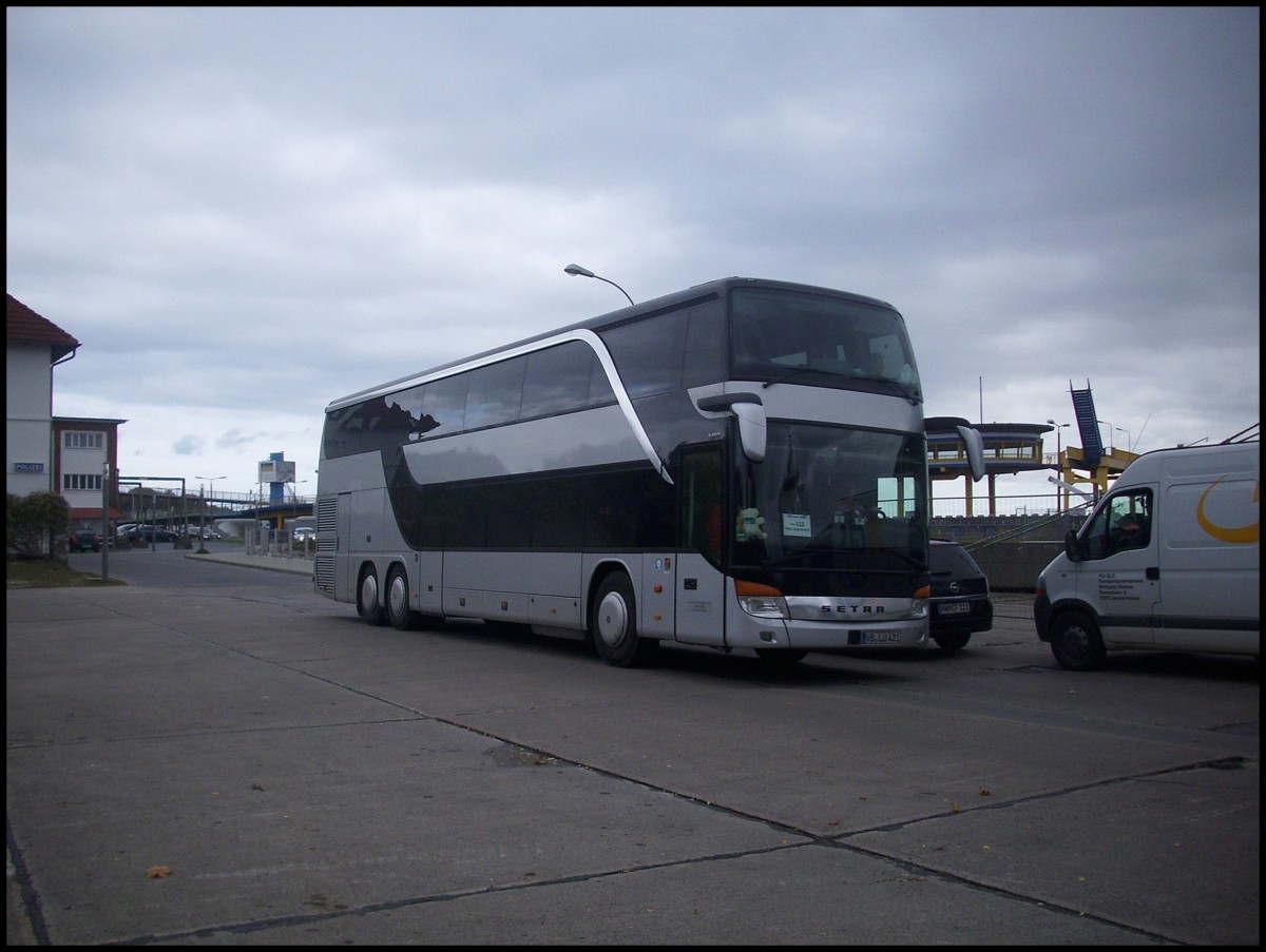 Setra 431 DT von Schack aus Deutschland im Stadthafen Sassnitz. 