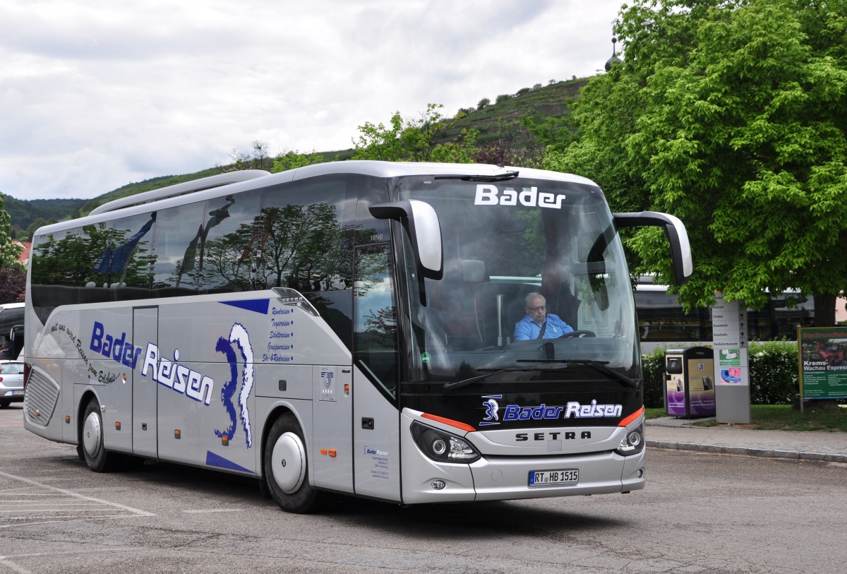 Setra 515 HD von Bader Reisen aus der BRD am 9.5.2015 in Krems.