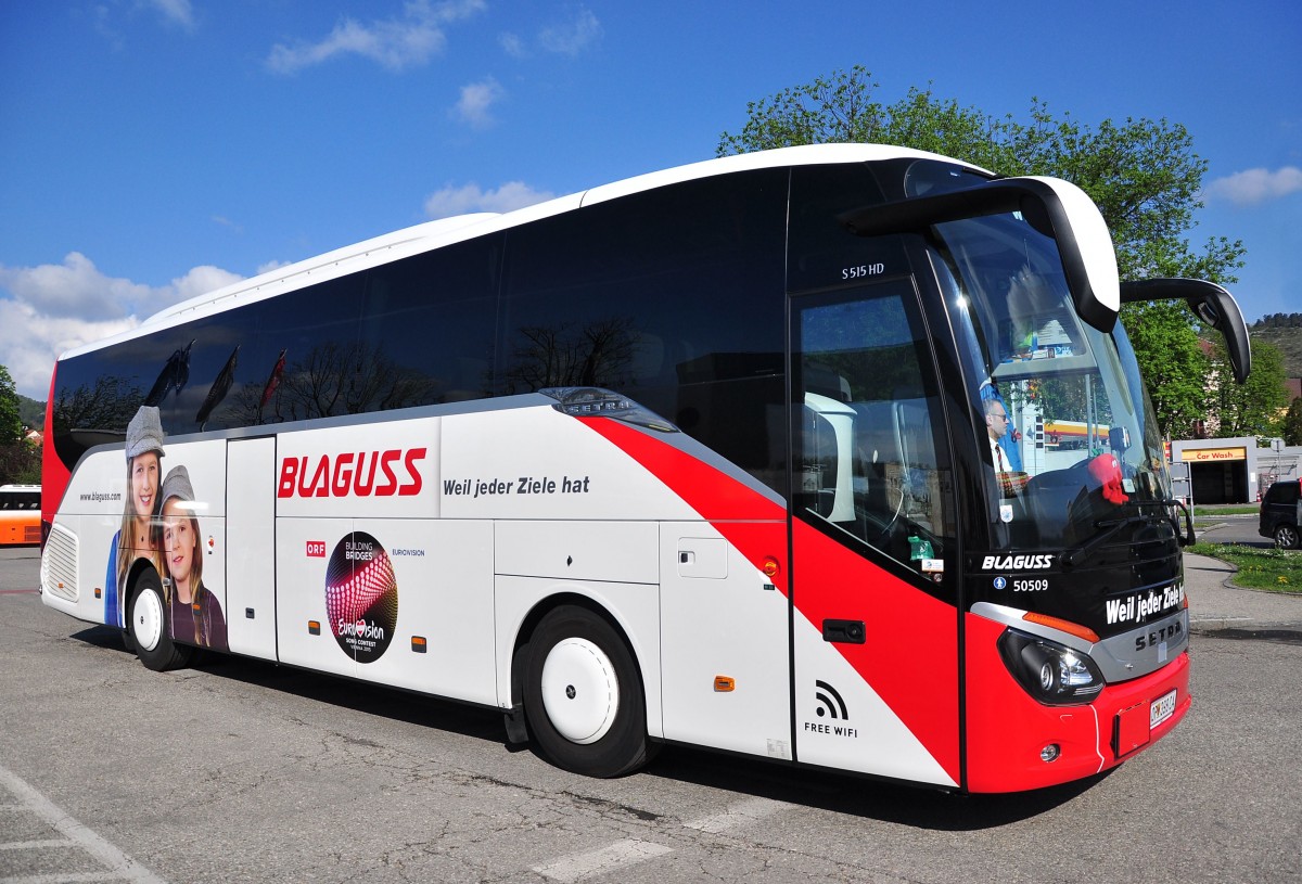 Setra 515 HD von Blaguss aus sterreich am 18.4.2015 in Krems.