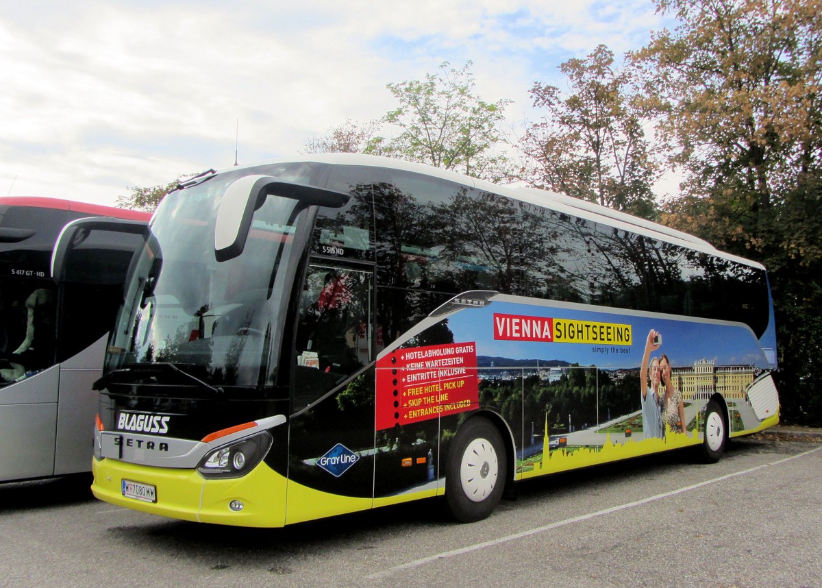 SETRA 515 HD von BLAGUSS Reisen / Wien im September 2013 in Krems gesehen.