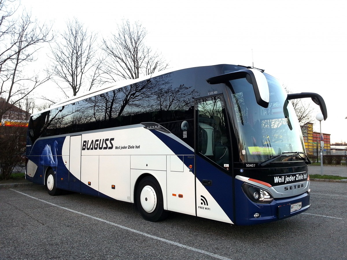 Setra 515 HD von Blaguss Reisen aus Wien am 24.12.2014 in Krems.