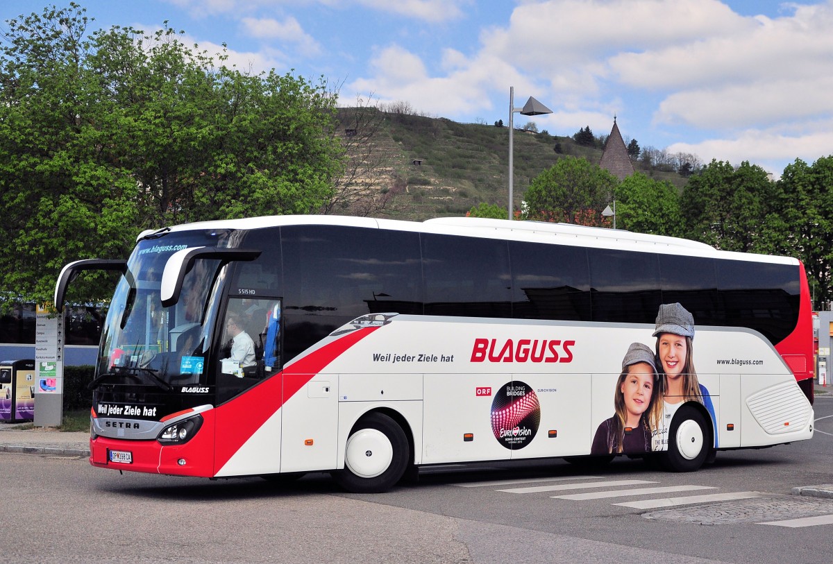 Setra 515 HD von Blaguss Reisen aus Wien im April 2015 in Krems.