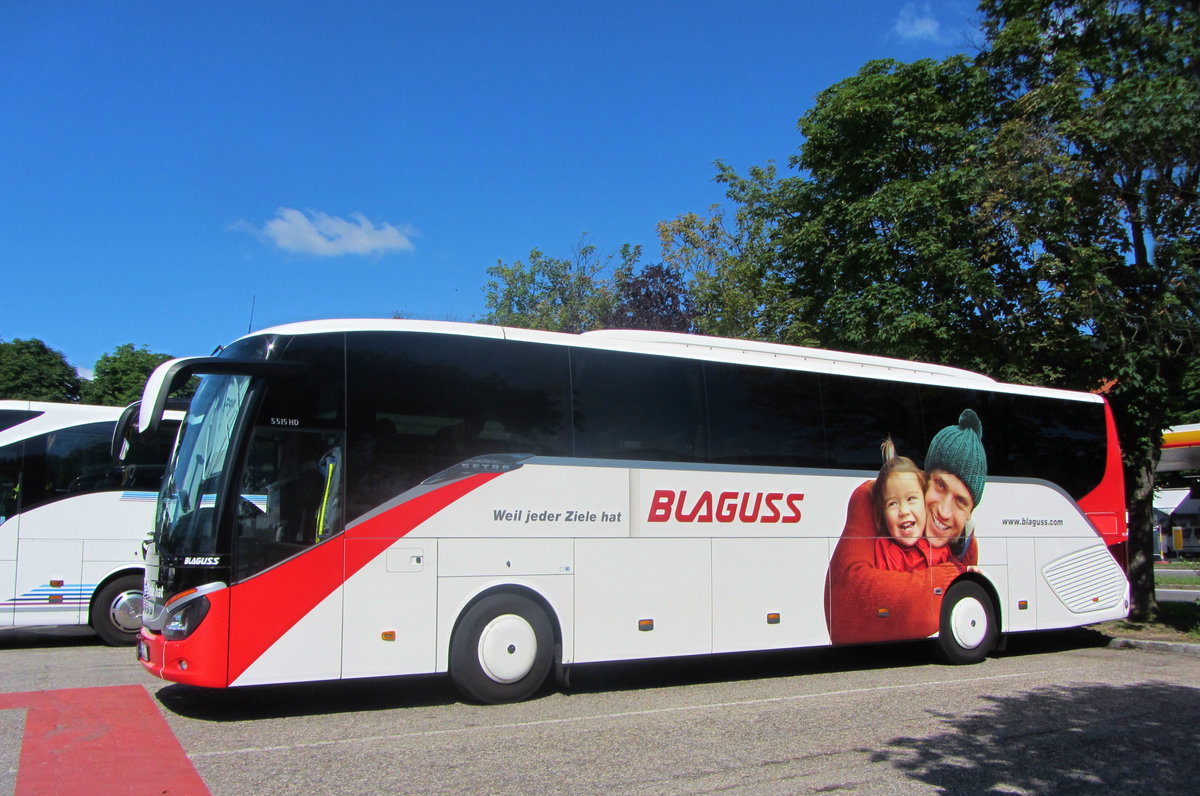 Setra 515 HD von Blaguss Reisen aus sterreich in Krems gesehen.